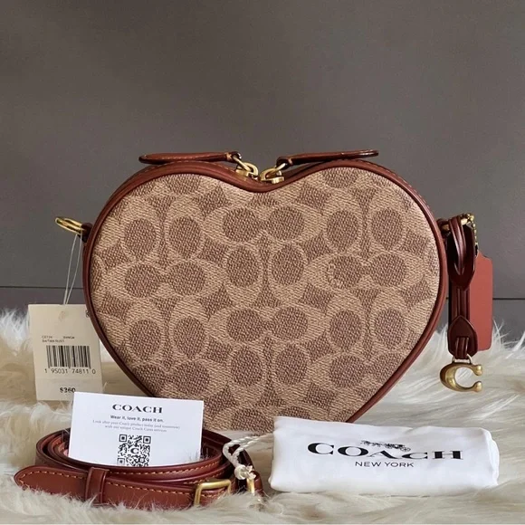 CE726 - Coach Heart Crossbody in Signature Canvas - Picture 10 of 12